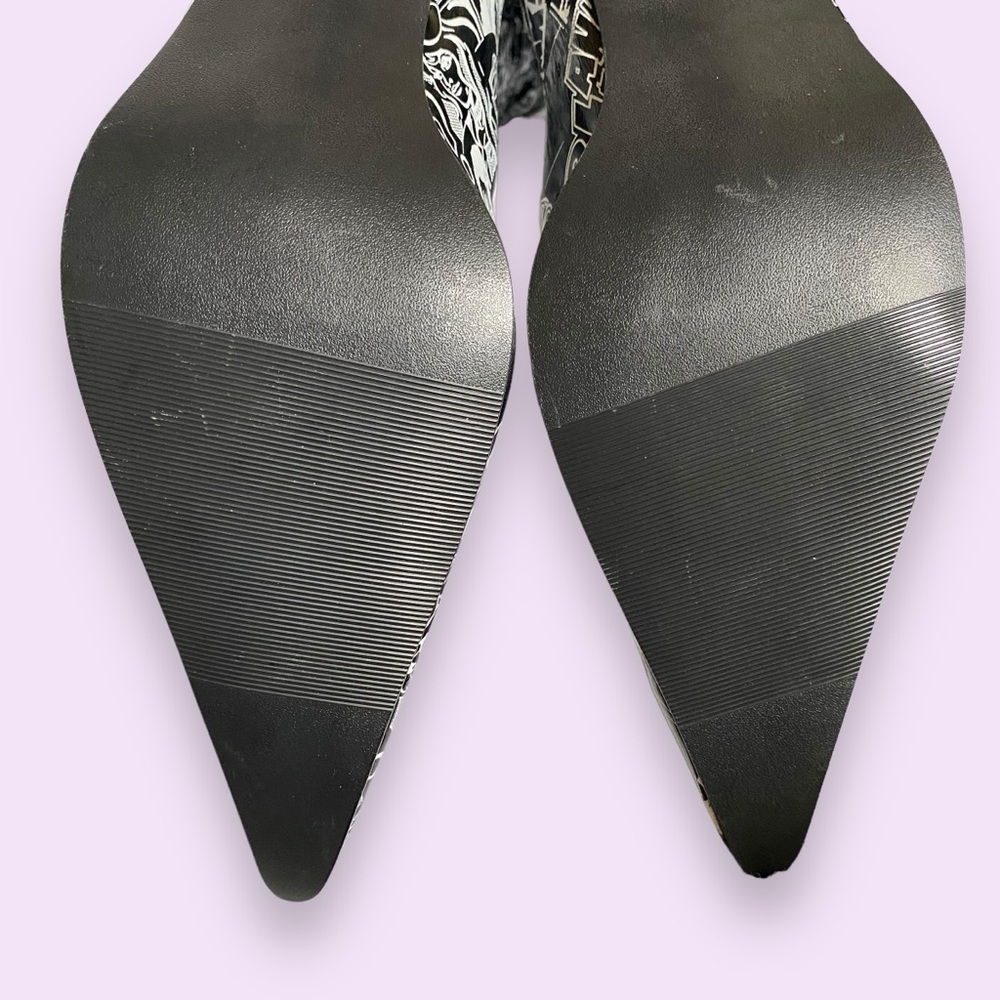 NEW Miss Trendy Comic Print Marvel Point Toe Stiletto Knee Boots *Flaws* SZ 11 - Picture 12 of 14